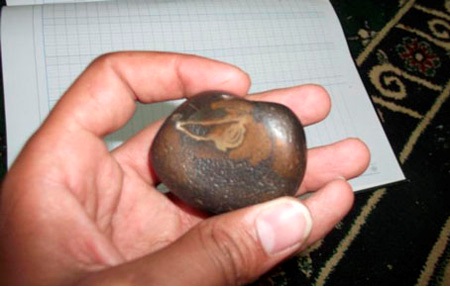 http://www.emirates247.com/news/region/saudi-refuses-4-million-for-sacred-stone-2012-11-11-1.482567