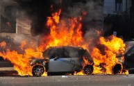 Germania, la polizia ha arrestato un uomo che aveva bruciato 100 macchine!