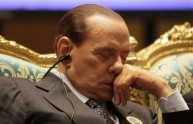 Berlusconi: "Pdl non piace, meglio Forza Gnocca"