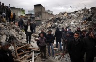 Nuovo terremoto in Turchia. 18 edifici crollati e 35 persone intrappolate a Van sotto le macerie