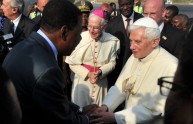 Ratzinger in Africa per confortare i malati di Aids