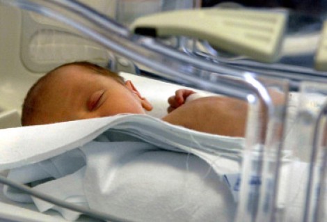 Bimba nata grazie a autotrapianto di tessuto ovarico