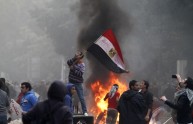 Cairo, in piazza Tahrir 300 feriti e colonne di fumo