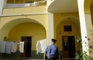 Genova, arrestati genitori aguzzini: figlia 12enne ridotta in schiavitù