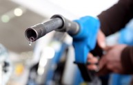 Prezzo benzina, nuovi record: quota 2 euro vicina