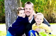 Padre uccide i due figli dando fuoco alla casa: l'uomo sospettato della scomparsa della moglie
