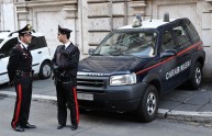 Donna muore in caserma carabinieri