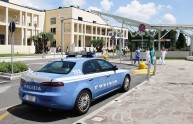 Modena: rapinano e picchiano prostituta ma perdono la patente, arrestati