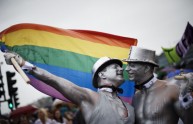 La Camera approva la legge sull'omofobia. Si del Pd, Pdl contrario