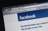 Troppo vecchia per Facebook, il social network non le riconosce l'età