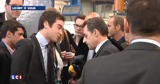 Sarkozy nervoso dà del coglione ad un reporter