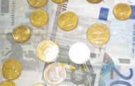 Eurispes: ci vogliono 2.500 euro al mese per vita dignitosa