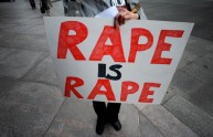 Stuprano una 17enne ritardata, il video fa il giro del web
