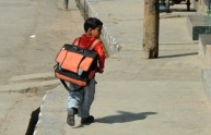 Va male a scuola, bimbo di 10 anni abbandonato in strada dalla madre