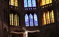 Firenze: bestemmie in chiesa, sacerdote chiude portone per dire messa