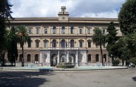 Allarme bomba all'Università di Bari: evacuati studenti e personale