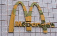 Ecco come McDonald's falsifica i suoi hamburger