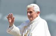 Vaticano, nuove lettere contro Bertone e Gaenswein