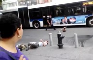Shock a New York, polizia spara al cane di un senzatetto (VIDEO)