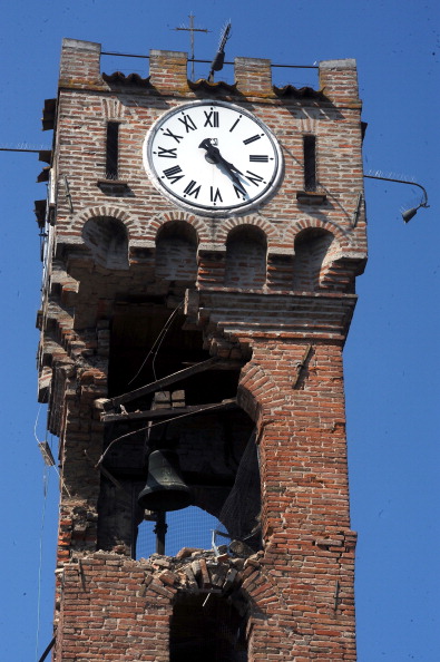 Torre campanile distrutta dal sisma