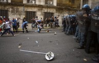 Alcoa, scontri con la polizia davanti al ministero