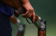 Rubano armi per andare a caccia, 17enne uccide amico per sbaglio