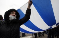 Grecia, sciopero e scontri in piazza: un morto