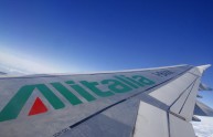 Aereo Alitalia a corto di carburante: pilota paga di tasca propria