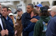 Obama in New Jersey conforta la gente: "Non vi lasceremo soli" (FOTO)