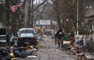 Il dopo Sandy: discariche a cielo aperto ed allarme amianto