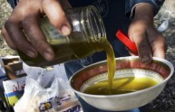Inietta olio d'oliva nel pene per ingrandirlo, medici lo amputano