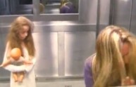 Bambina fantasma in ascensore, la candid camera shock (VIDEO)