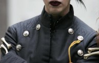 Marilyn Manson in concerto a Bologna, la chiesa prega contro di lui