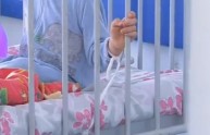 La clinica degli orrori che lega i bimbi come mucche (VIDEO)