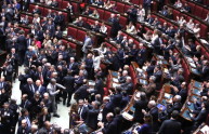 Legge elettorale alla Camera il 27 gennaio. Renzi: "Eppur si muove"
