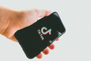Il Garante per la privacy blocca gli utenti Tik Tok con età non verificata