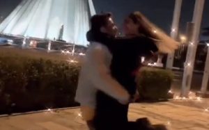 Iran: una coppia condannata a 10 anni per un... bacio